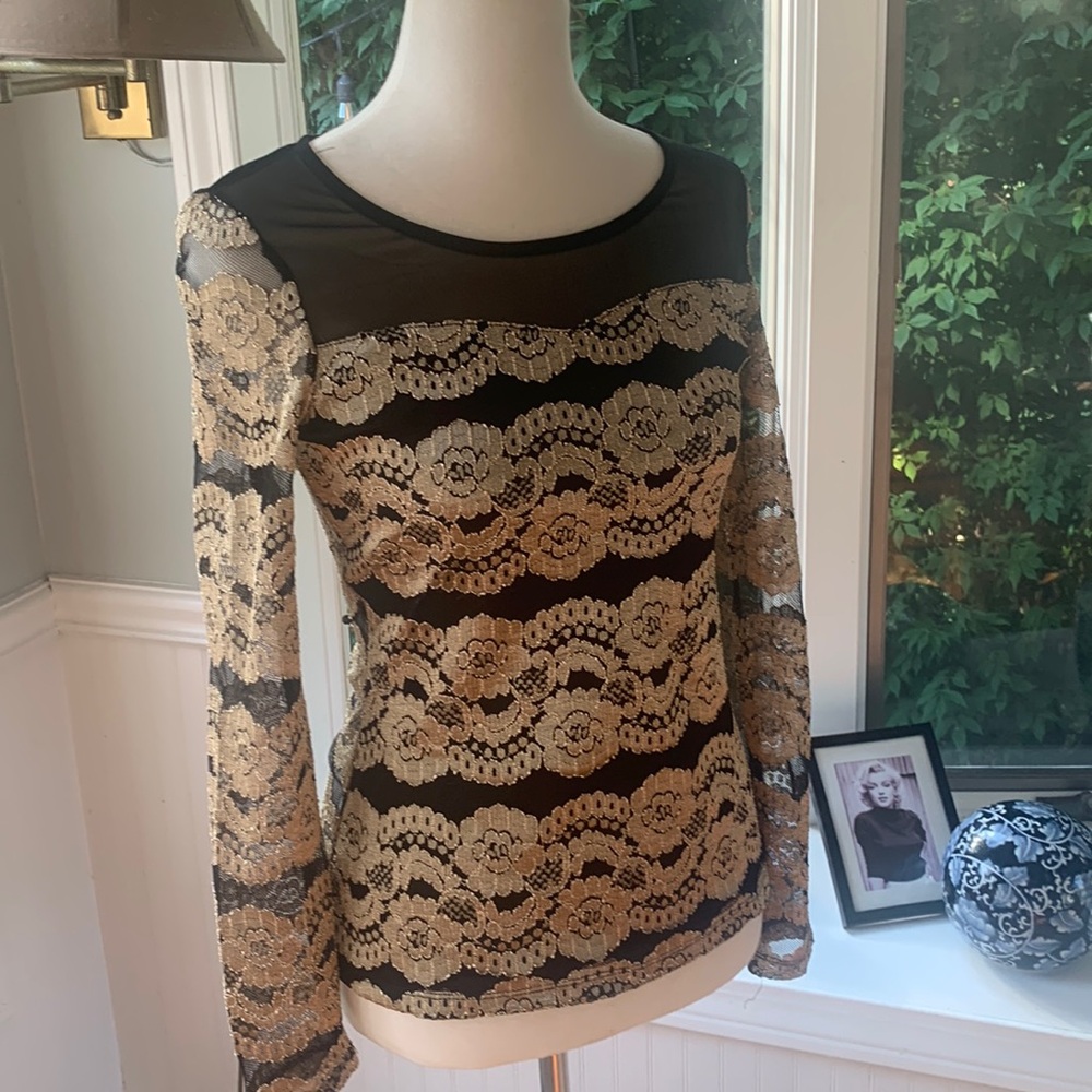 NWOT VENUS Top Gorgeous gold shimmer lace with black mesh fabric💖💖🔥size XS